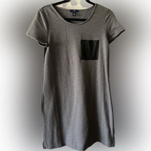 Gap Gray short sleeve dress with black faux leather pocket. Size small.